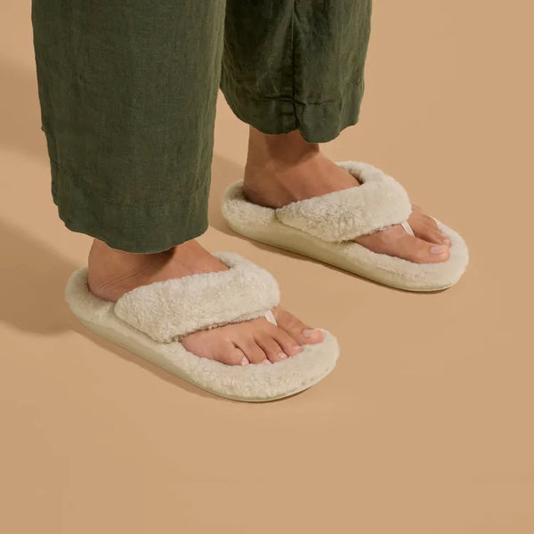 Olukai Womens Slippers Kīpe'a Heu